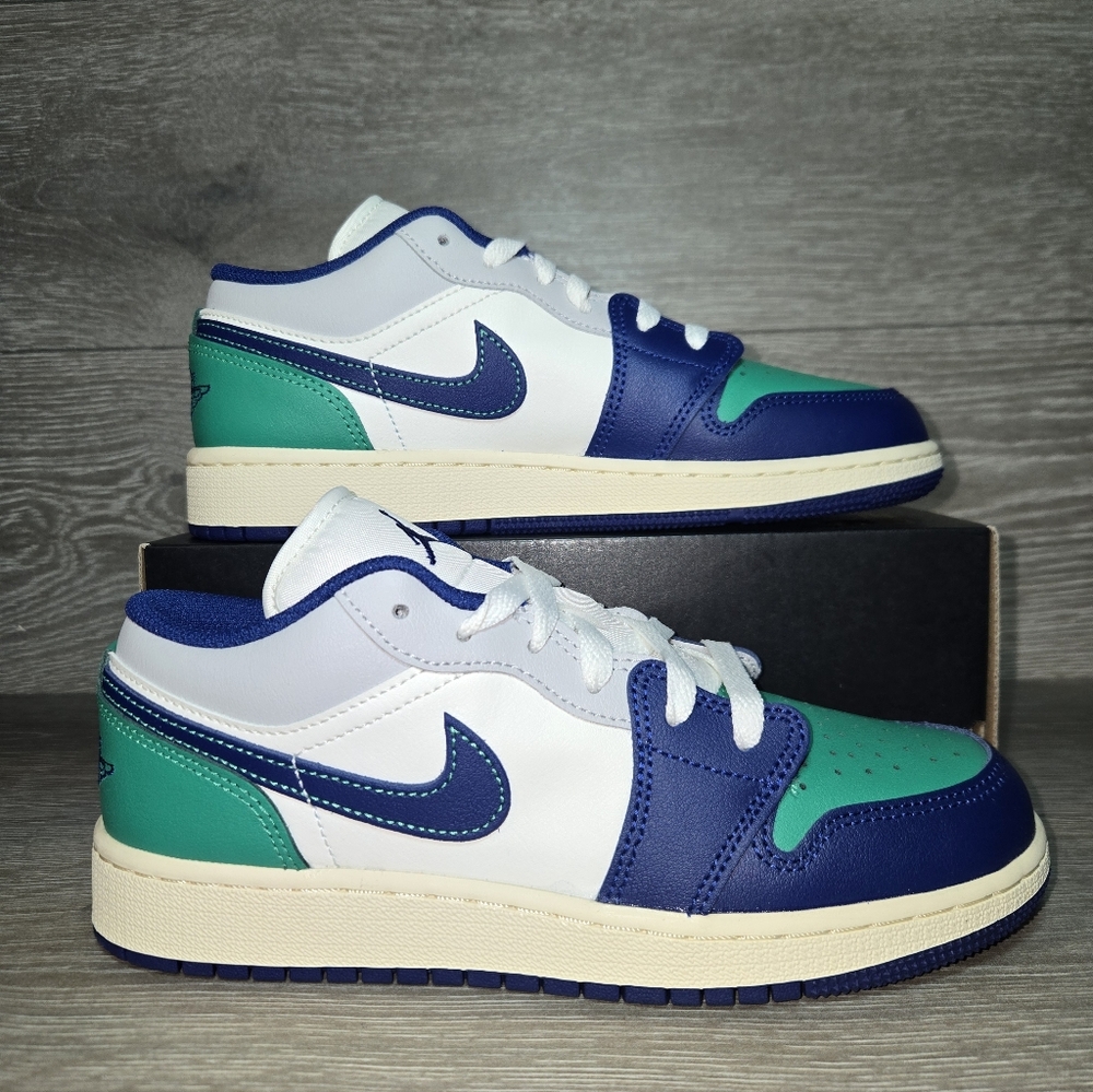 Air Jordan 1 Low Shoes Sail Green Grey Size 5.5 Youth / 7 Women 553560-147 NEW